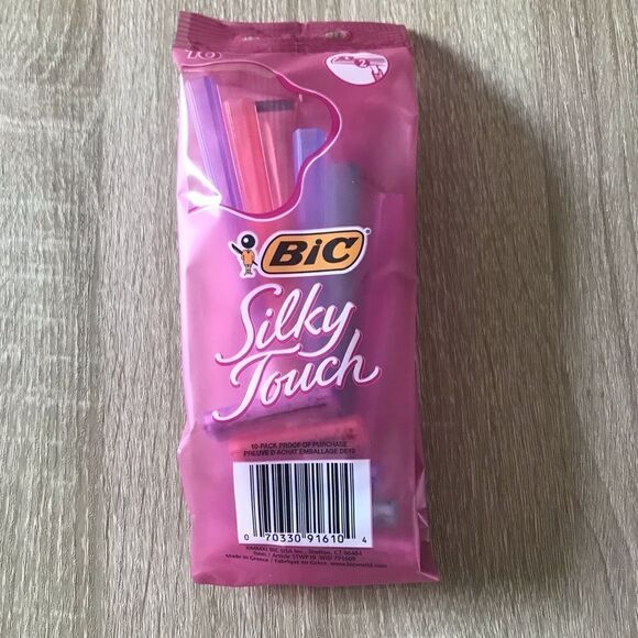 NEW … BIC (10 Count) Silky Touch “Twin Blade” Disposable Razors - Picture 2 of 5